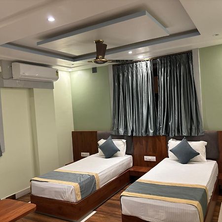 Hotel Omkareshwar Inn デーオーガル エクステリア 写真