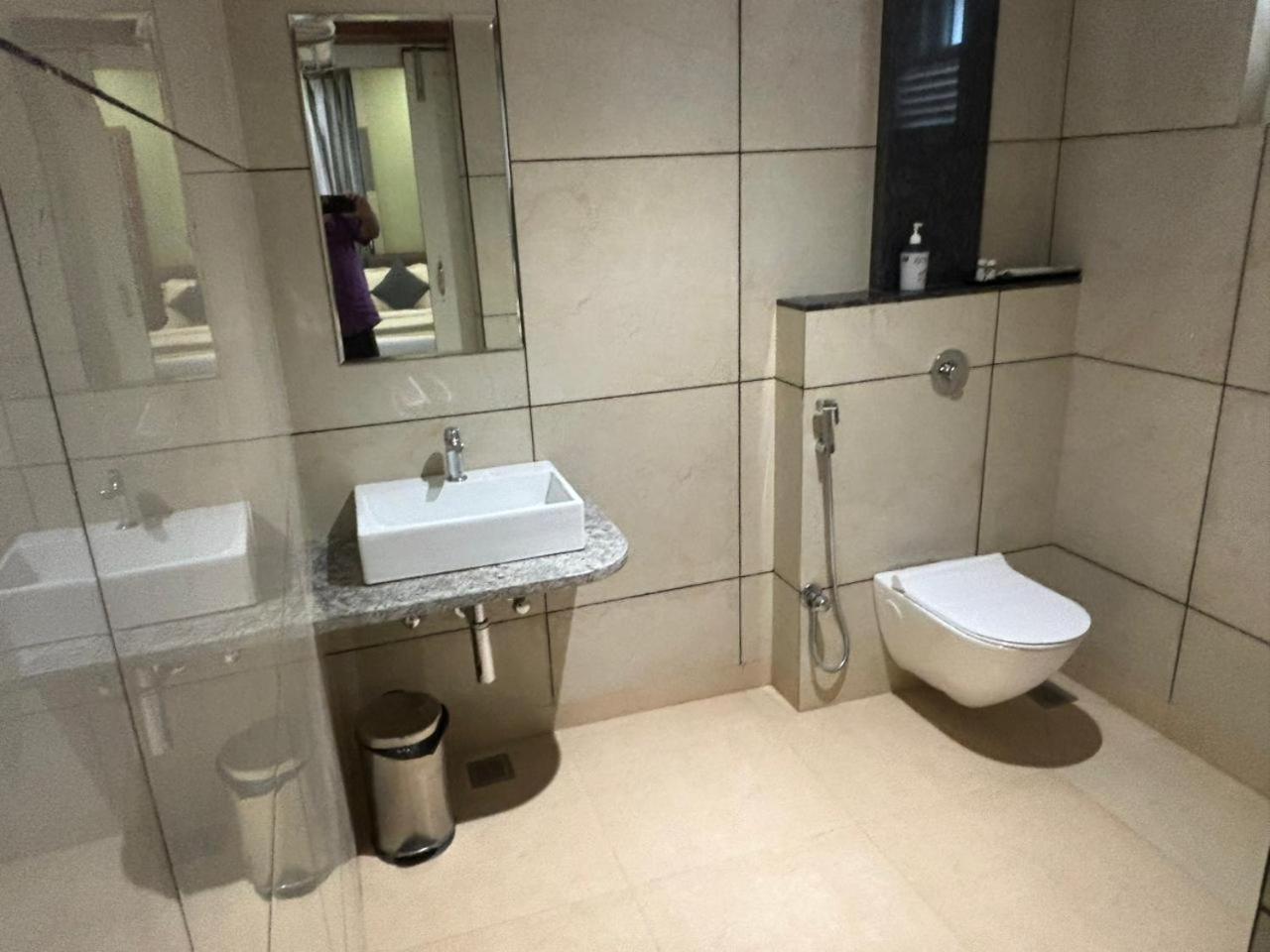 Hotel Omkareshwar Inn デーオーガル エクステリア 写真