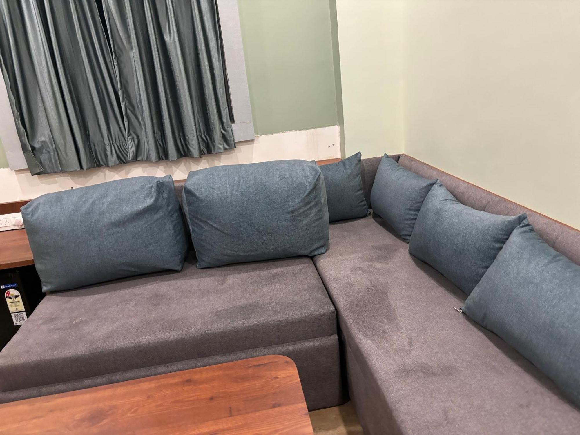 Hotel Omkareshwar Inn デーオーガル エクステリア 写真