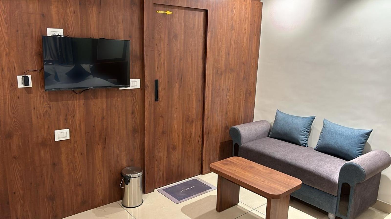 Hotel Omkareshwar Inn デーオーガル エクステリア 写真
