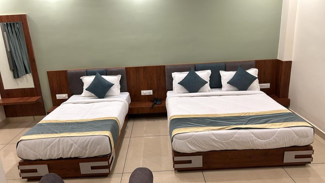 Hotel Omkareshwar Inn デーオーガル エクステリア 写真