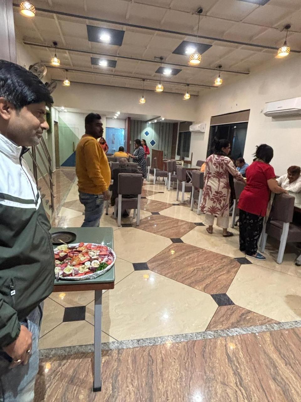 Hotel Omkareshwar Inn デーオーガル エクステリア 写真