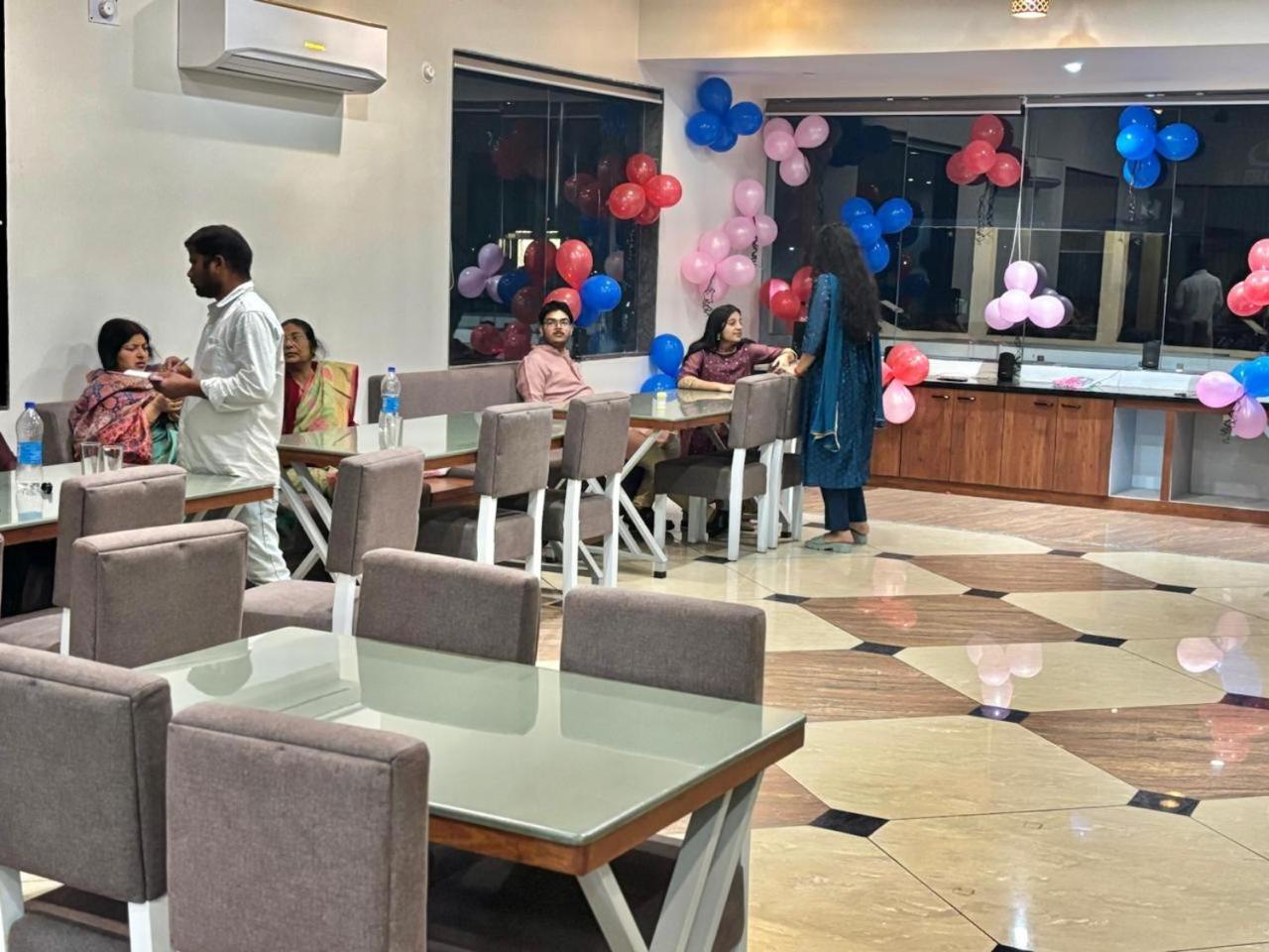 Hotel Omkareshwar Inn デーオーガル エクステリア 写真